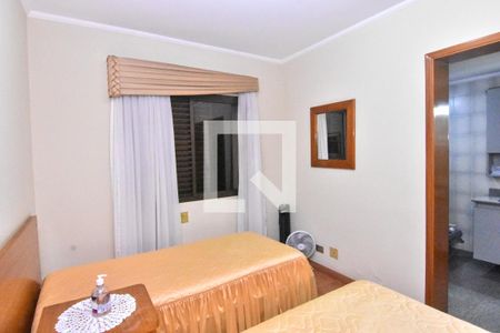 Apartamento à venda com 189m², 4 quartos e 3 vagas Apartamento à venda com 189m², 4 quartos e 3 vagasQuarto 2 - Suíte