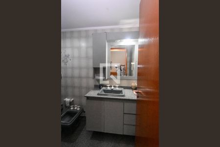 Apartamento à venda com 189m², 4 quartos e 3 vagas Apartamento à venda com 189m², 4 quartos e 3 vagasBanheiro da Suíte 2