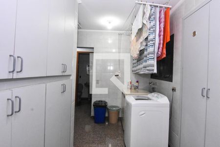 Apartamento à venda com 189m², 4 quartos e 3 vagas Apartamento à venda com 189m², 4 quartos e 3 vagasÁrea de Serviço