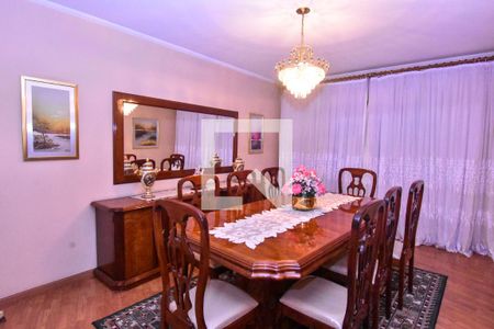 Apartamento à venda com 189m², 4 quartos e 3 vagas Apartamento à venda com 189m², 4 quartos e 3 vagasSala de Jantar