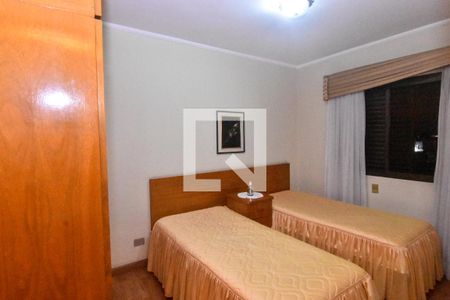 Apartamento à venda com 189m², 4 quartos e 3 vagas Apartamento à venda com 189m², 4 quartos e 3 vagasQuarto 2 - Suíte