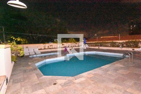 Apartamento à venda com 189m², 4 quartos e 3 vagas Apartamento à venda com 189m², 4 quartos e 3 vagasÁrea comum - Piscina