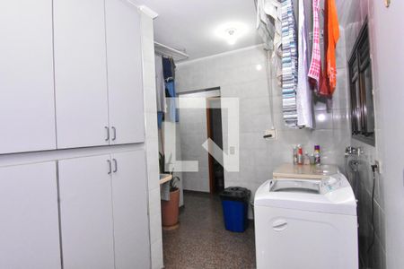 Apartamento à venda com 189m², 4 quartos e 3 vagas Apartamento à venda com 189m², 4 quartos e 3 vagasÁrea de Serviço