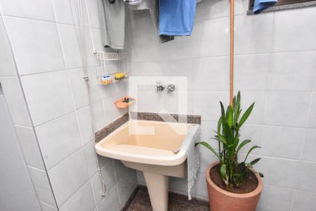 Apartamento à venda com 189m², 4 quartos e 3 vagas Apartamento à venda com 189m², 4 quartos e 3 vagasÁrea de Serviço