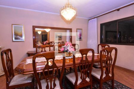 Apartamento à venda com 189m², 4 quartos e 3 vagas Apartamento à venda com 189m², 4 quartos e 3 vagasSala de Jantar