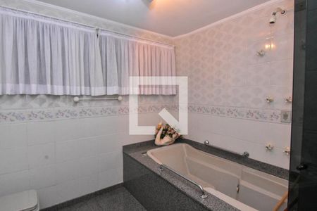 Apartamento à venda com 189m², 4 quartos e 3 vagas Apartamento à venda com 189m², 4 quartos e 3 vagasBanheiro da Suíte