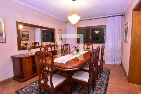 Apartamento à venda com 189m², 4 quartos e 3 vagas Apartamento à venda com 189m², 4 quartos e 3 vagasSala de Jantar