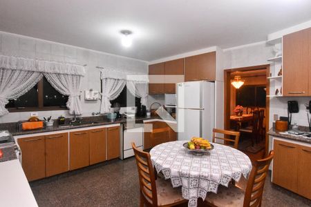 Apartamento à venda com 189m², 4 quartos e 3 vagas Apartamento à venda com 189m², 4 quartos e 3 vagasCozinha