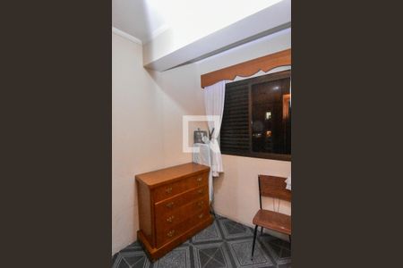 Apartamento à venda com 189m², 4 quartos e 3 vagas Apartamento à venda com 189m², 4 quartos e 3 vagasQuarto de Serviço