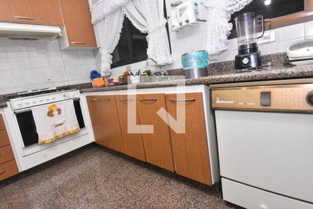 Apartamento à venda com 189m², 4 quartos e 3 vagas Apartamento à venda com 189m², 4 quartos e 3 vagasCozinha - Armários