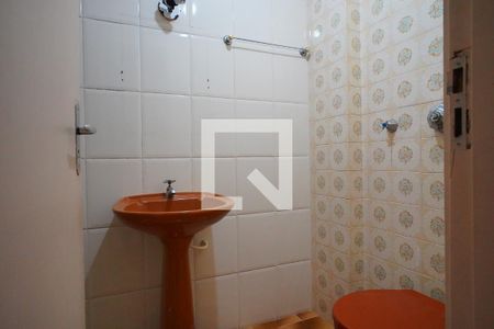 Banheiro de kitnet/studio para alugar com 1 quarto, 41m² em Petrópolis, Porto Alegre