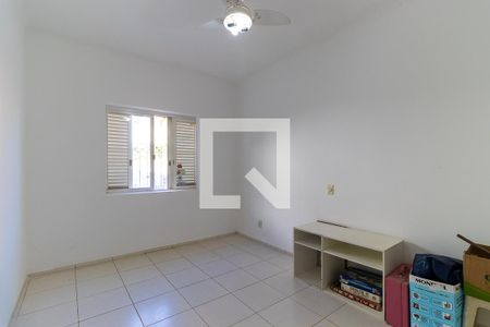 Casa à venda com 220m², 4 quartos e 3 vagasQuarto 4