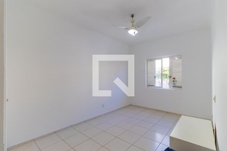 Casa à venda com 220m², 4 quartos e 3 vagasQuarto 4