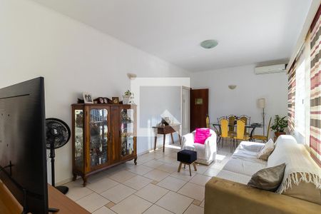 Sala de casa à venda com 4 quartos, 220m² em Parque São Quirino, Campinas