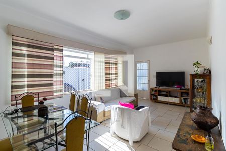 Sala de casa à venda com 4 quartos, 220m² em Parque São Quirino, Campinas