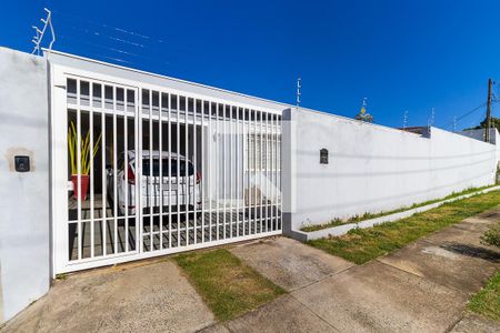 Casa à venda com 220m², 4 quartos e 3 vagasFachada