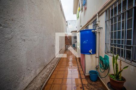 Casa à venda com 176m², 5 quartos e 3 vagasCorredor