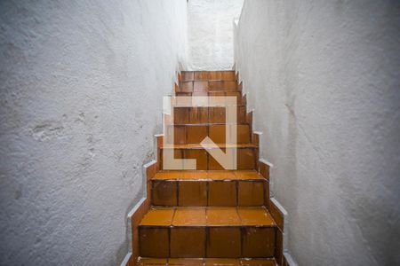 Casa à venda com 176m², 5 quartos e 3 vagasEscada