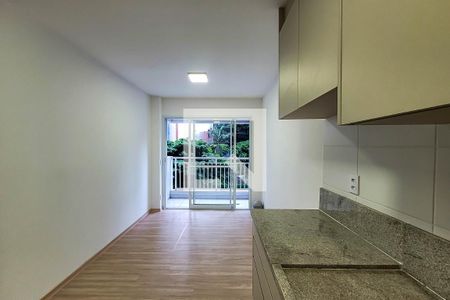 Sala de Estar/Cozinha de kitnet/studio para alugar com 1 quarto, 31m² em Liberdade, São Paulo