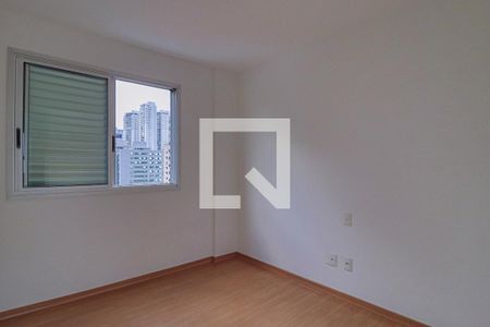 Quarto 1 de apartamento para alugar com 2 quartos, 77m² em Santo Antônio, Belo Horizonte
