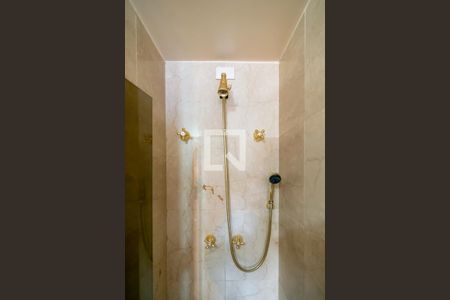 Casa à venda com 479m², 4 quartos e 6 vagasBanheiro 