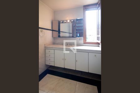 Casa à venda com 479m², 4 quartos e 6 vagasBanheiro 