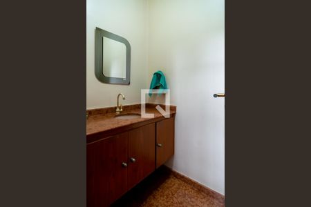 Casa à venda com 479m², 4 quartos e 6 vagasLavabo 