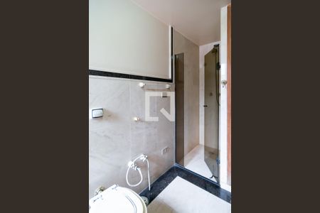 Casa à venda com 479m², 4 quartos e 6 vagasBanheiro 