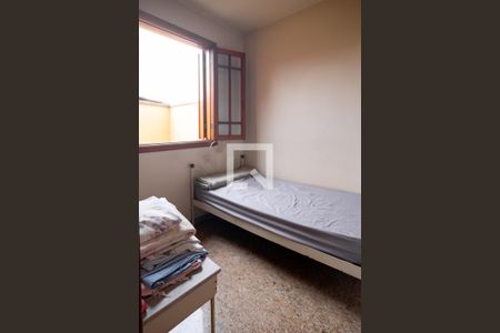 Casa à venda com 479m², 4 quartos e 6 vagasQuarto de Serviço