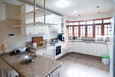 Casa à venda com 479m², 4 quartos e 6 vagasCozinha