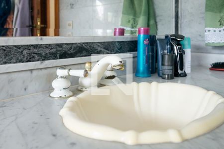 Casa à venda com 479m², 4 quartos e 6 vagasBanheiro