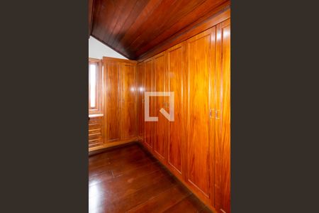 Casa à venda com 479m², 4 quartos e 6 vagasQuarto 