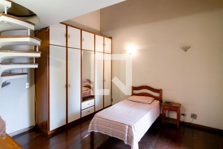 Casa à venda com 479m², 4 quartos e 6 vagasQuarto 