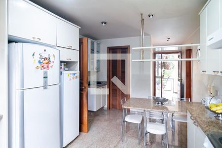 Casa à venda com 479m², 4 quartos e 6 vagasCozinha