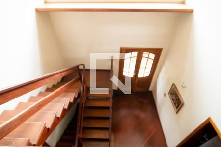 Casa à venda com 479m², 4 quartos e 6 vagasEscada