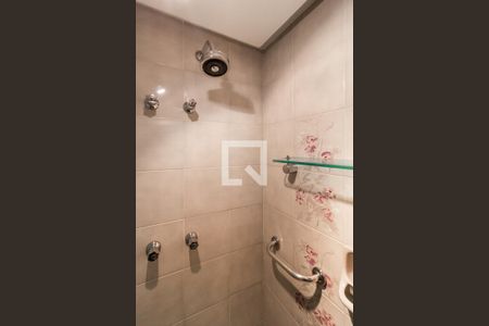 Apartamento à venda com 210m², 3 quartos e 3 vagas Apartamento à venda com 210m², 3 quartos e 3 vagasBanheiro Suite 1