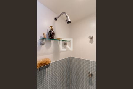 Apartamento à venda com 210m², 3 quartos e 3 vagas Apartamento à venda com 210m², 3 quartos e 3 vagasBanheiro Suite 2