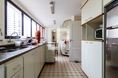 Apartamento à venda com 210m², 3 quartos e 3 vagas Apartamento à venda com 210m², 3 quartos e 3 vagasCozinha