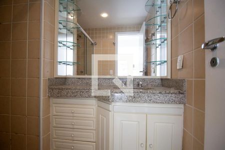 Apartamento para alugar com 110m², 3 quartos e 2 vagas Apartamento para alugar com 110m², 3 quartos e 2 vagasBanheiro da Suíte 2