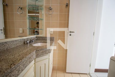 Apartamento para alugar com 110m², 3 quartos e 2 vagas Apartamento para alugar com 110m², 3 quartos e 2 vagasBanheiro da Suíte 2