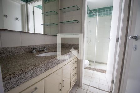 Apartamento para alugar com 110m², 3 quartos e 2 vagas Apartamento para alugar com 110m², 3 quartos e 2 vagasBanheiro da Suíte 1
