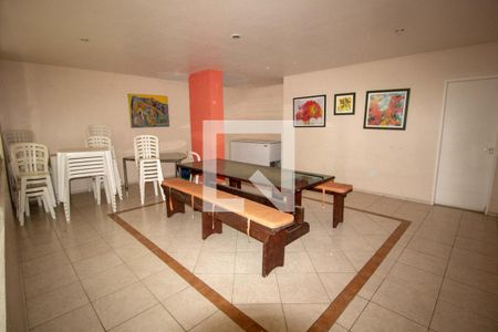 Apartamento para alugar com 60m², 2 quartos e 1 vagaÁrea comum - Salão de festas