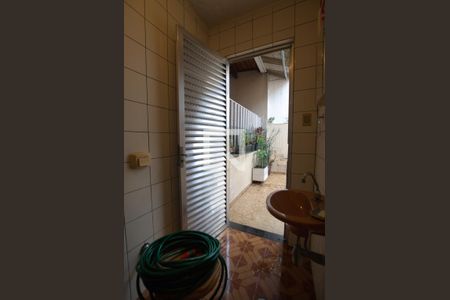 Casa para alugar com 178m², 3 quartos e 6 vagas Casa para alugar com 178m², 3 quartos e 6 vagasBanheiro de serviço