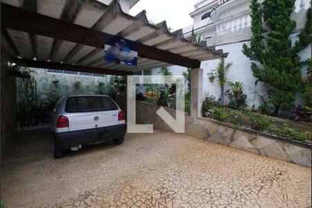 Casa para alugar com 178m², 3 quartos e 6 vagas Casa para alugar com 178m², 3 quartos e 6 vagasQuintal