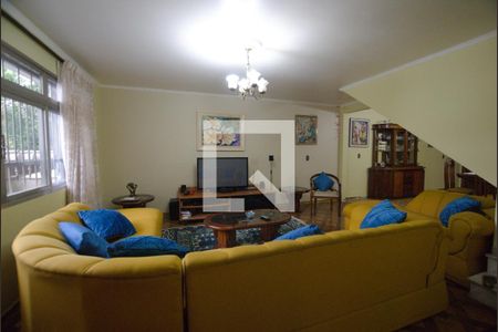 Casa para alugar com 178m², 3 quartos e 6 vagas Casa para alugar com 178m², 3 quartos e 6 vagasSala