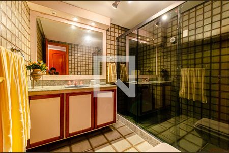 Apartamento à venda com 215m², 3 quartos e 3 vagasBanheiro da Suíte 3