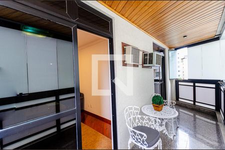 Apartamento à venda com 215m², 3 quartos e 3 vagasSuíte 3