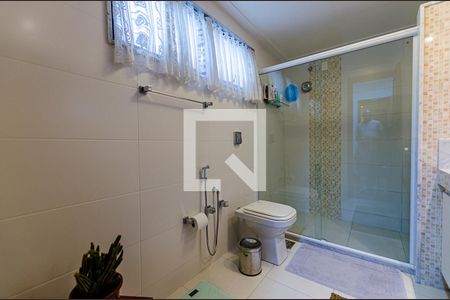 Apartamento à venda com 215m², 3 quartos e 3 vagasBanheiro da Suíte 1