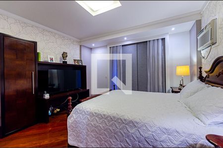 Apartamento à venda com 215m², 3 quartos e 3 vagasSuíte 1