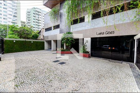 Apartamento à venda com 215m², 3 quartos e 3 vagasFachada